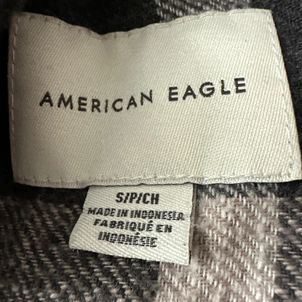 AE American Eagle Plaid Hooded Flannel Small Sherpa Lined Pink  Grey Womens - Picture 10 of 10
